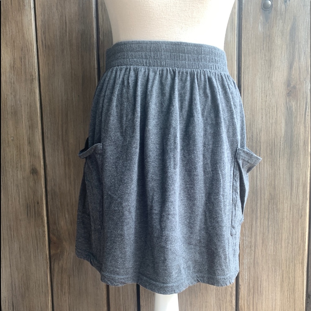 Supre’ • gray knit skirt with side pockets